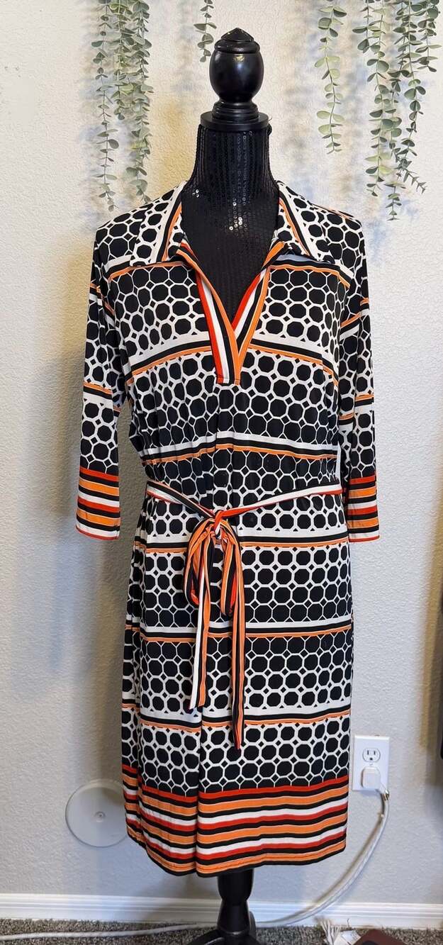 Mlle Gabrielle Womens 3/4 sleeve split neck dress w/ waist tie, size 2XL